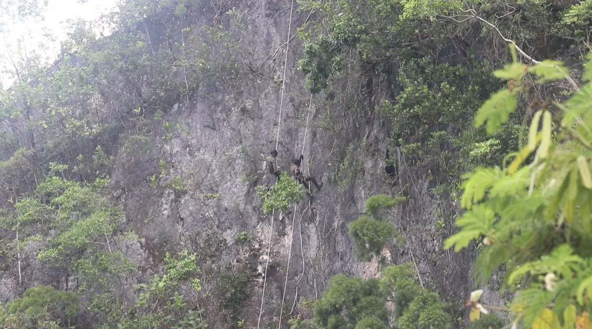 Latihan Rimba Laut Gegana Brimob Papua tingkatkan kesiapsiagaan personel