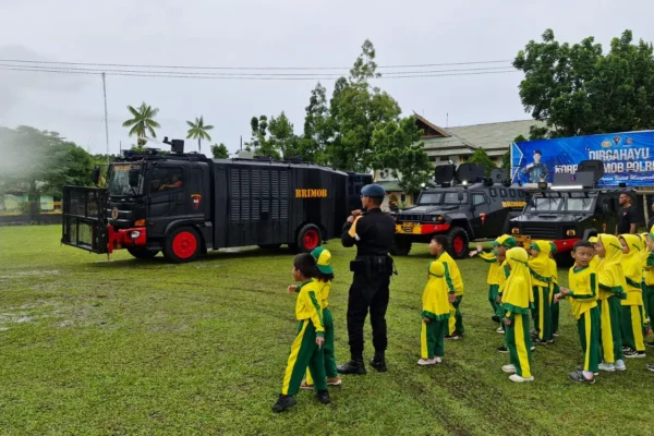 Kunjungan edukatif TK Aisyiyah ke Mako Satbrimob Polda Papua di Biak