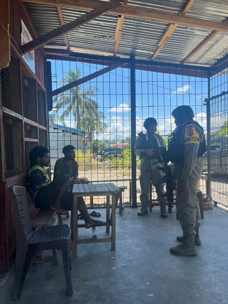 patroli Brimob Yahukimo saat sambang masyarakat