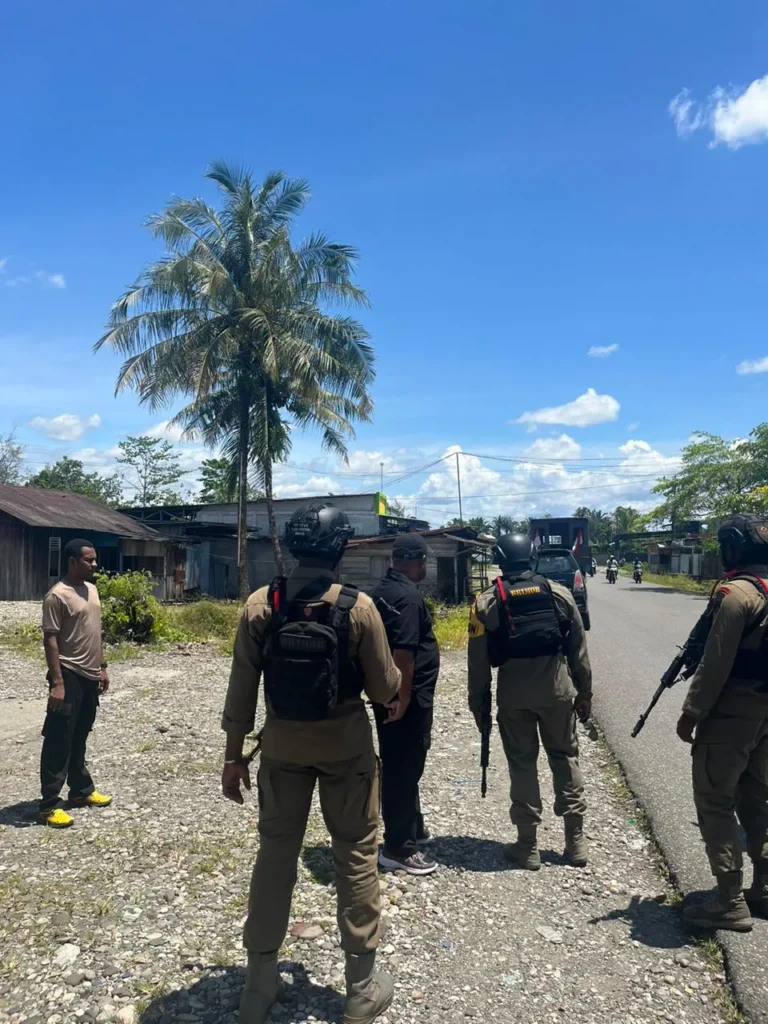 patroli Brimob Yahukimo saat sambang masyarakat