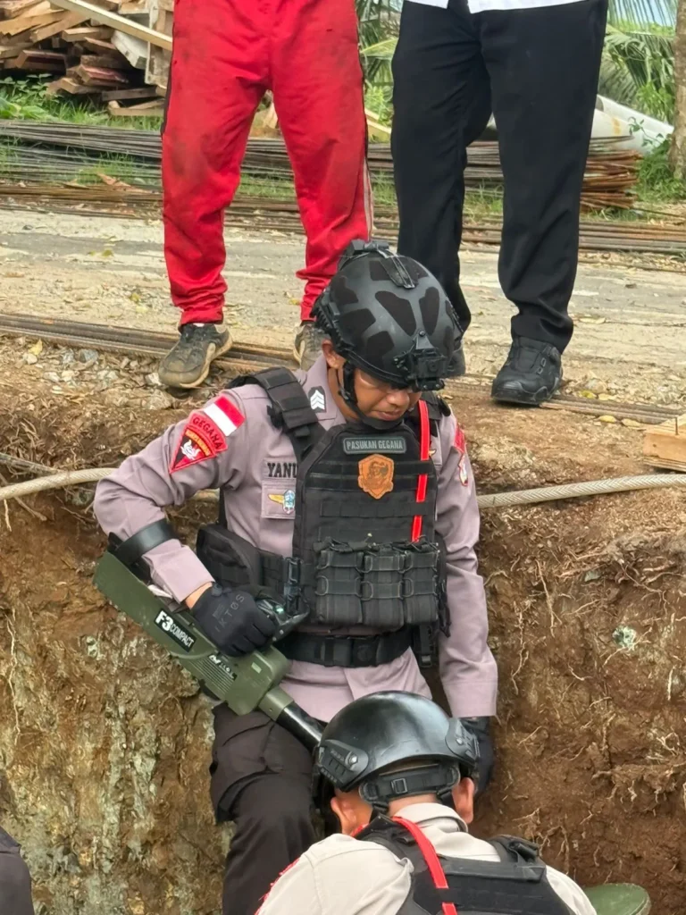 Proses pengamanan area dalam sterilisasi SPPG Polri Dok V Jayapura