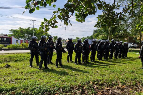 Situasi Pengamanan Unjuk Rasa DPRD Biak Numfor oleh Satbrimob Polda Papua