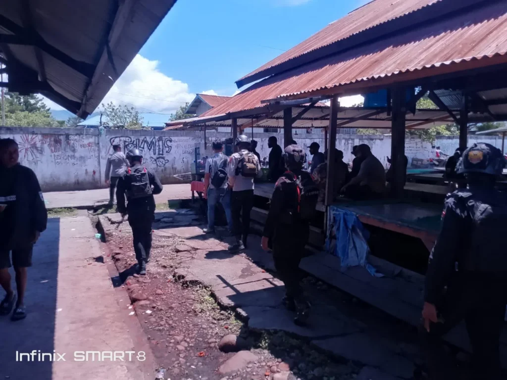 Patroli Intensif Satbrimob Polda Papua di Wamena bersama Polres Jayawijaya