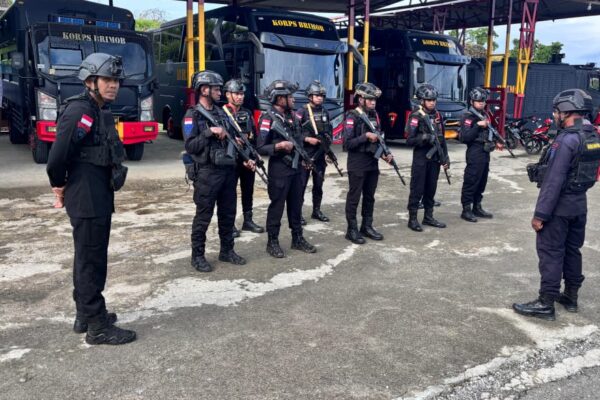 Kegiatan Patroli Dialogis Brimob Papua Tengah untuk menjaga keamanan dan ketertiban Pelabuhan Nabire
