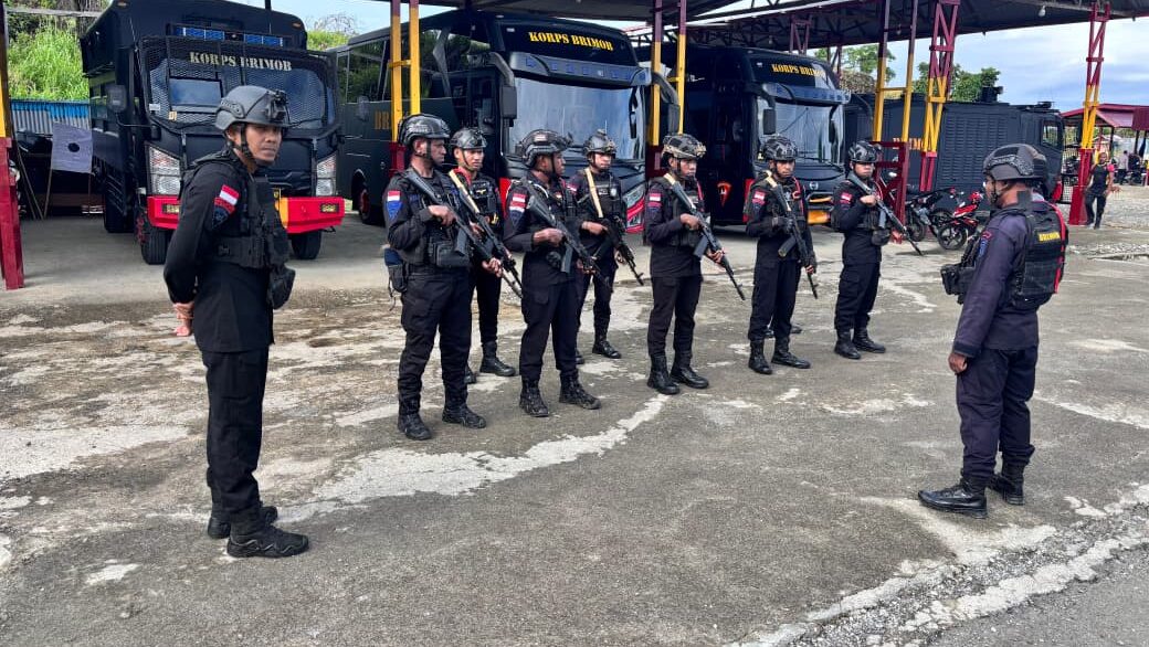 Kegiatan Patroli Dialogis Brimob Papua Tengah untuk menjaga keamanan dan ketertiban Pelabuhan Nabire