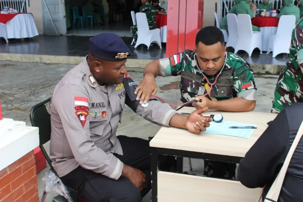 Kegiatan Donor Darah HUT ke-80 Persit KCK Merauke bersama TNI-Polri