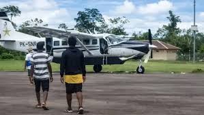 Pilot Egon Irawan dan Kopilot Baskoro ditembak KKB di Papua